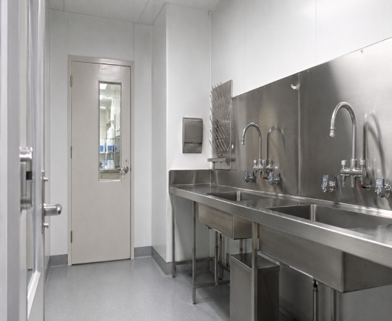 HPL Cleanroom Panels for Laboratory Wet Areas: Sink Walls, Reagent Rooms and Splash-Zone Detailing